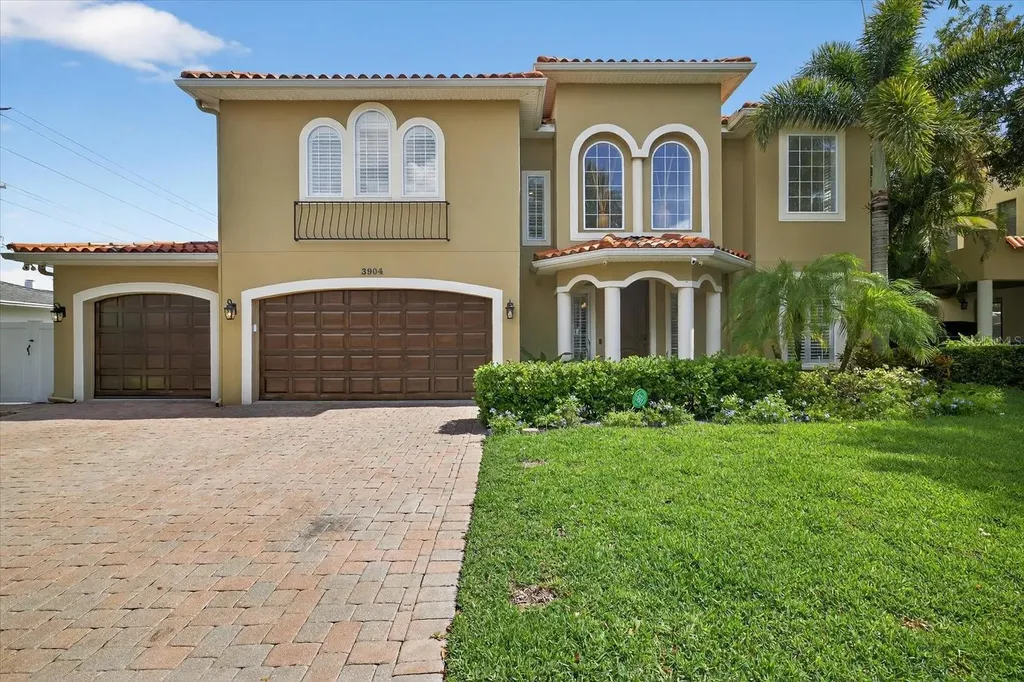 3904 W Santiago Street Tampa FL 33629