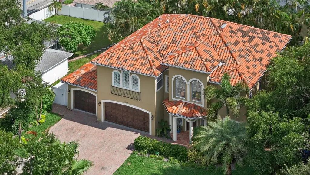 3904 W Santiago Street Tampa FL 33629