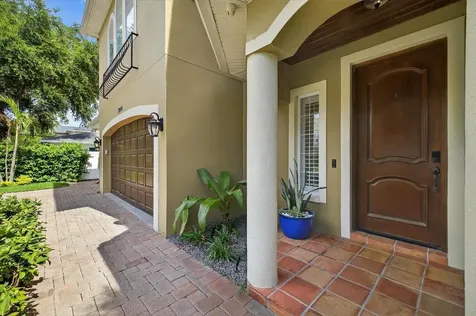 3904 W Santiago Street Tampa FL 33629