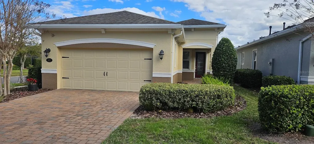 1677 Victoria Gardens Drive Deland FL 32724