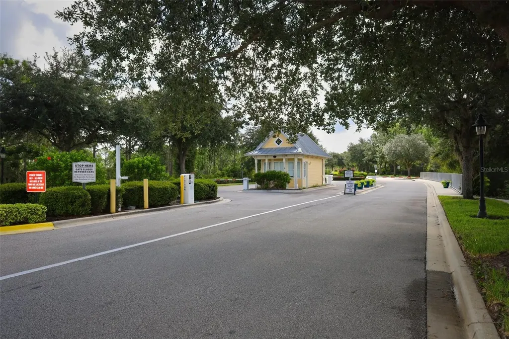 1677 Victoria Gardens Drive Deland FL 32724