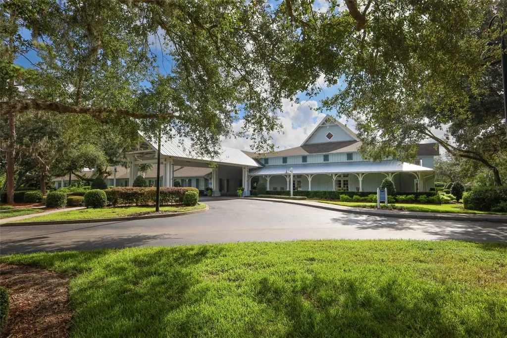 1677 Victoria Gardens Drive Deland FL 32724