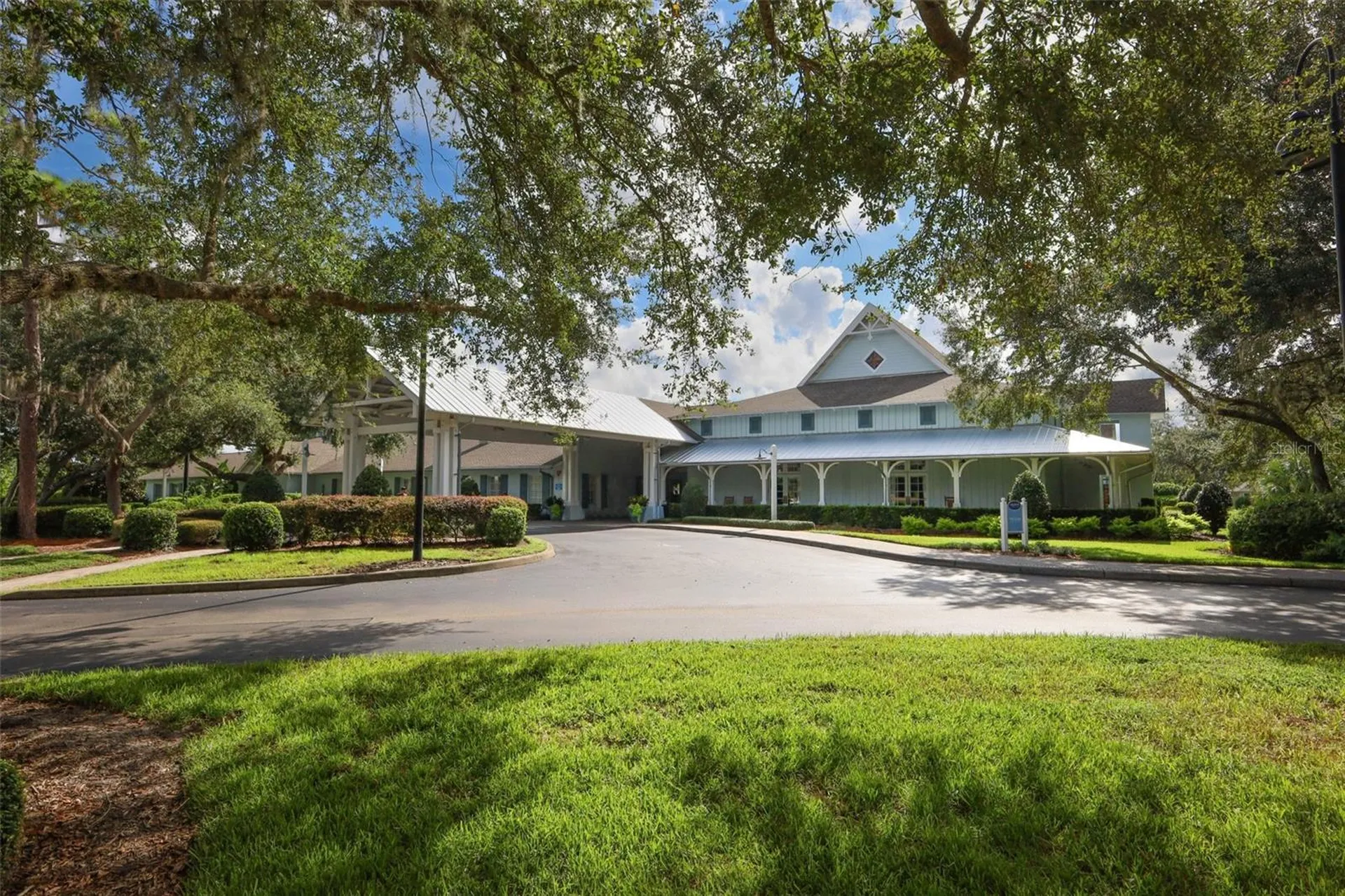 1677 Victoria Gardens Drive Deland FL 32724