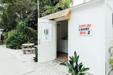 809 10th Avenue N St Petersburg FL 33701