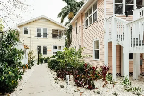 809 10th Avenue N St Petersburg FL 33701