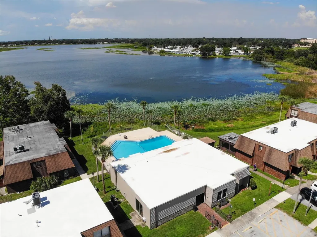 1836 N Crystal Lake Drive Lakeland FL 33801