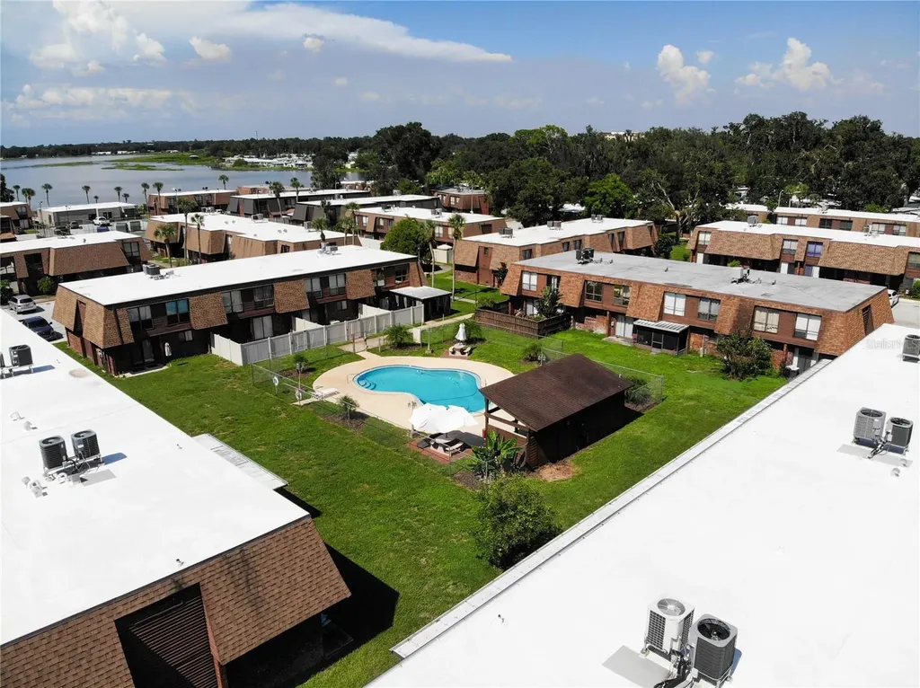 1836 N Crystal Lake Drive Lakeland FL 33801