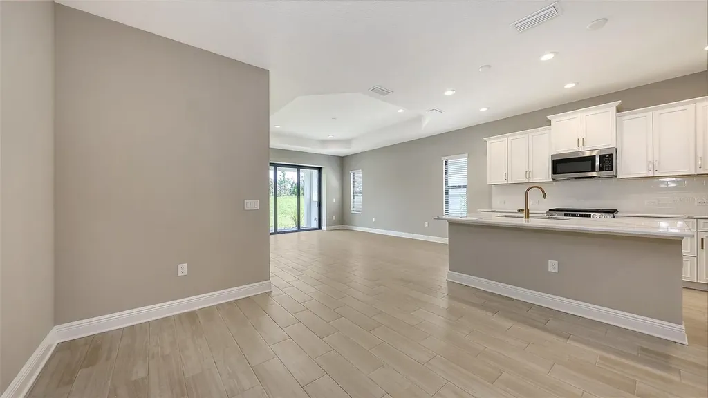2150 Bamboo Palm Cove Bradenton FL 34212