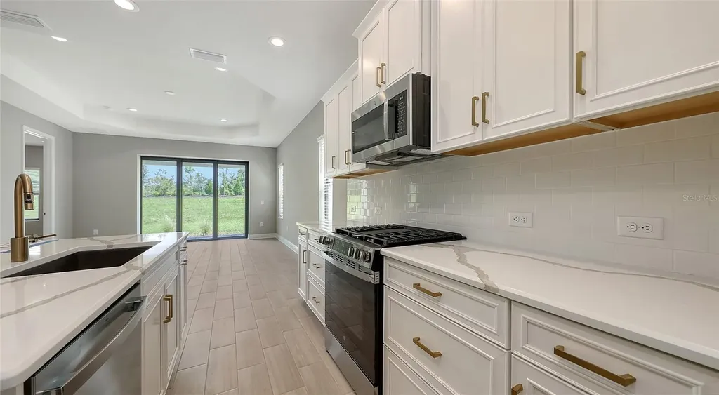 2150 Bamboo Palm Cove Bradenton FL 34212