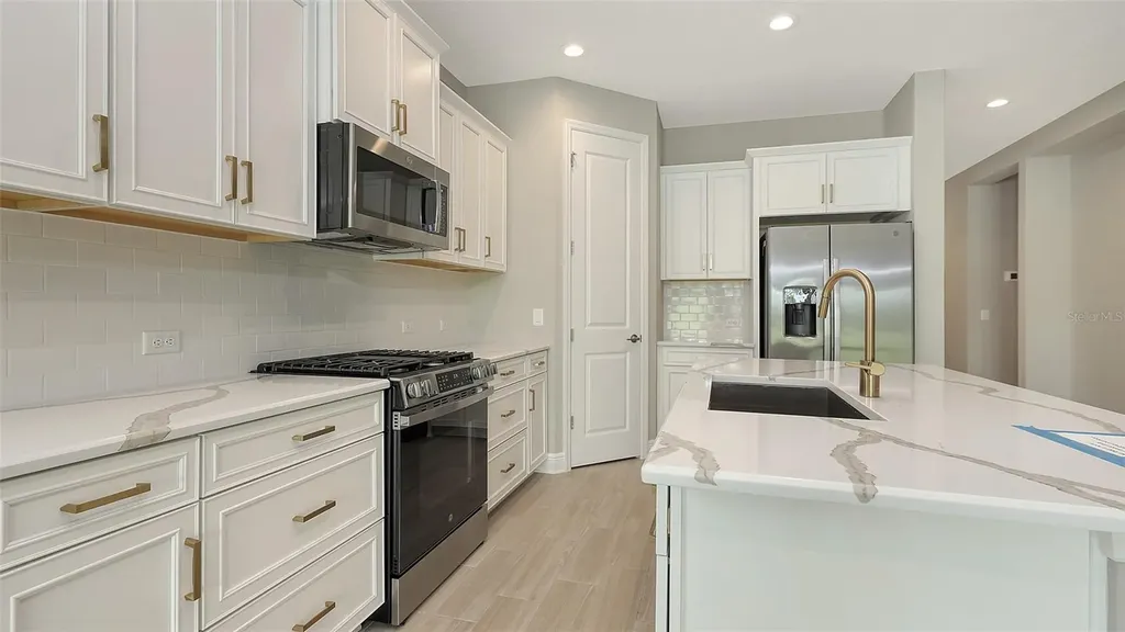 2150 Bamboo Palm Cove Bradenton FL 34212
