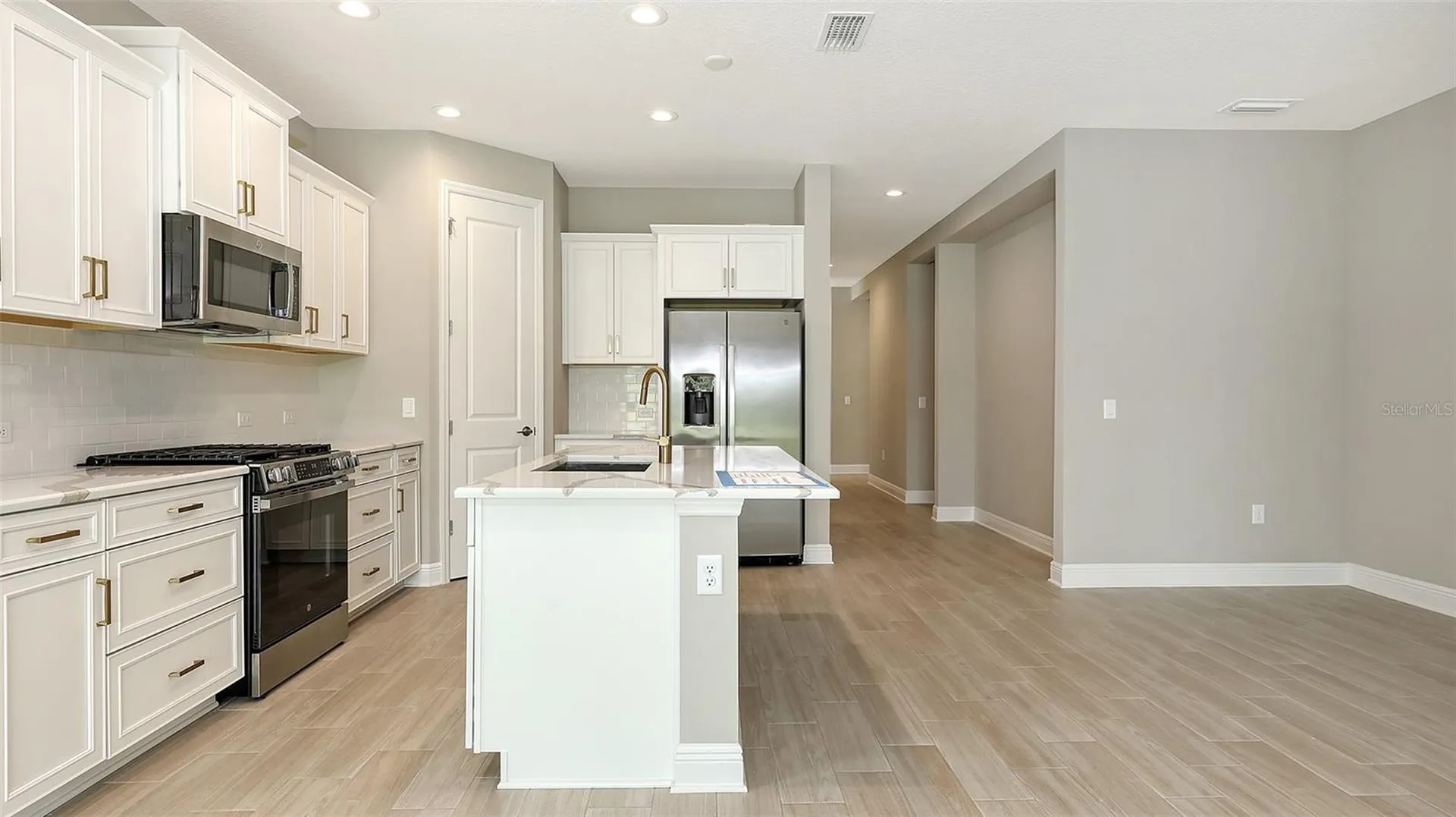 2150 Bamboo Palm Cove Bradenton FL 34212