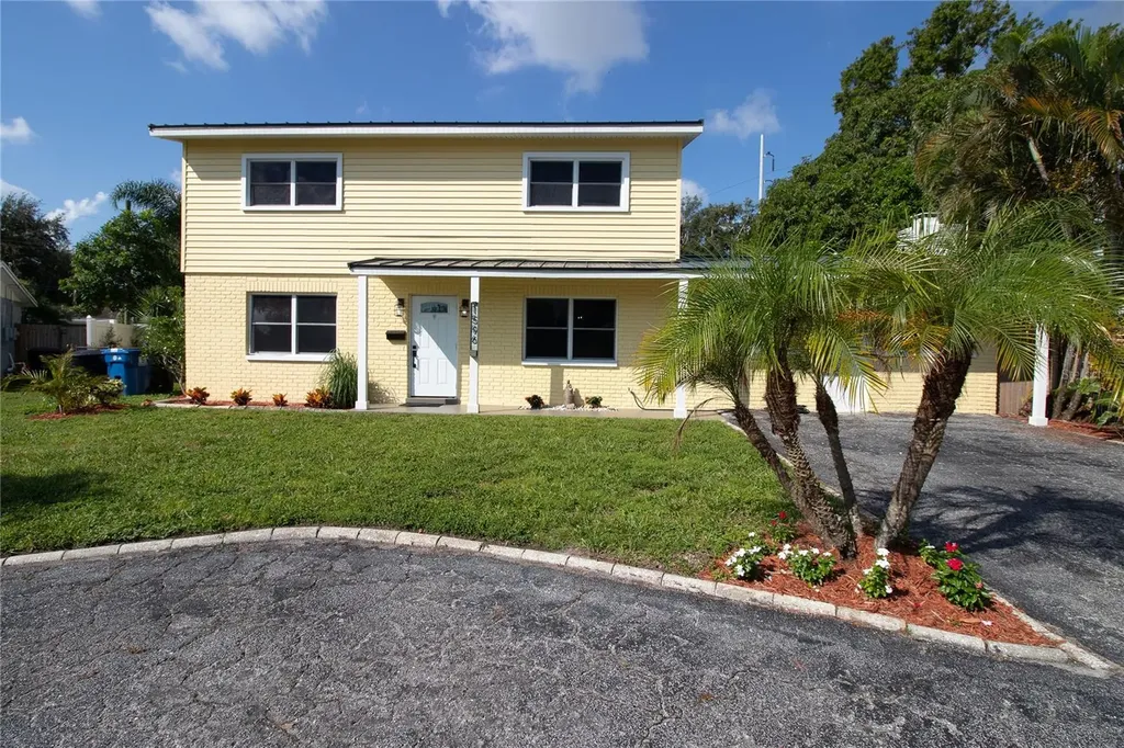 1596 81st Avenue N St Petersburg FL 33702