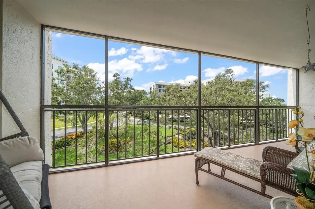 220 Belleview Boulevard Belleair FL 33756