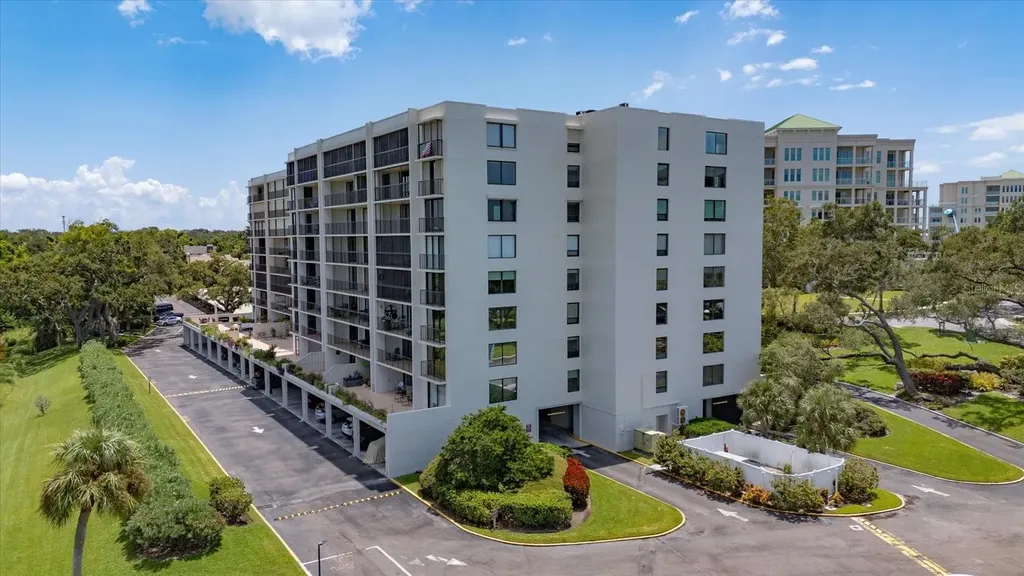 220 Belleview Boulevard Belleair FL 33756