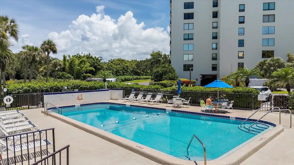 220 Belleview Boulevard Belleair FL 33756