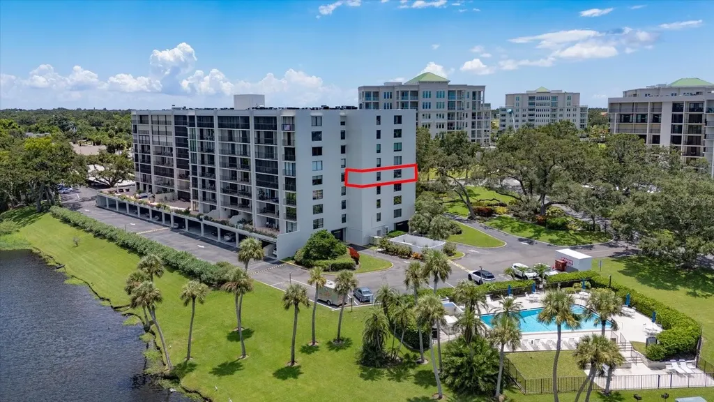 220 Belleview Boulevard Belleair FL 33756