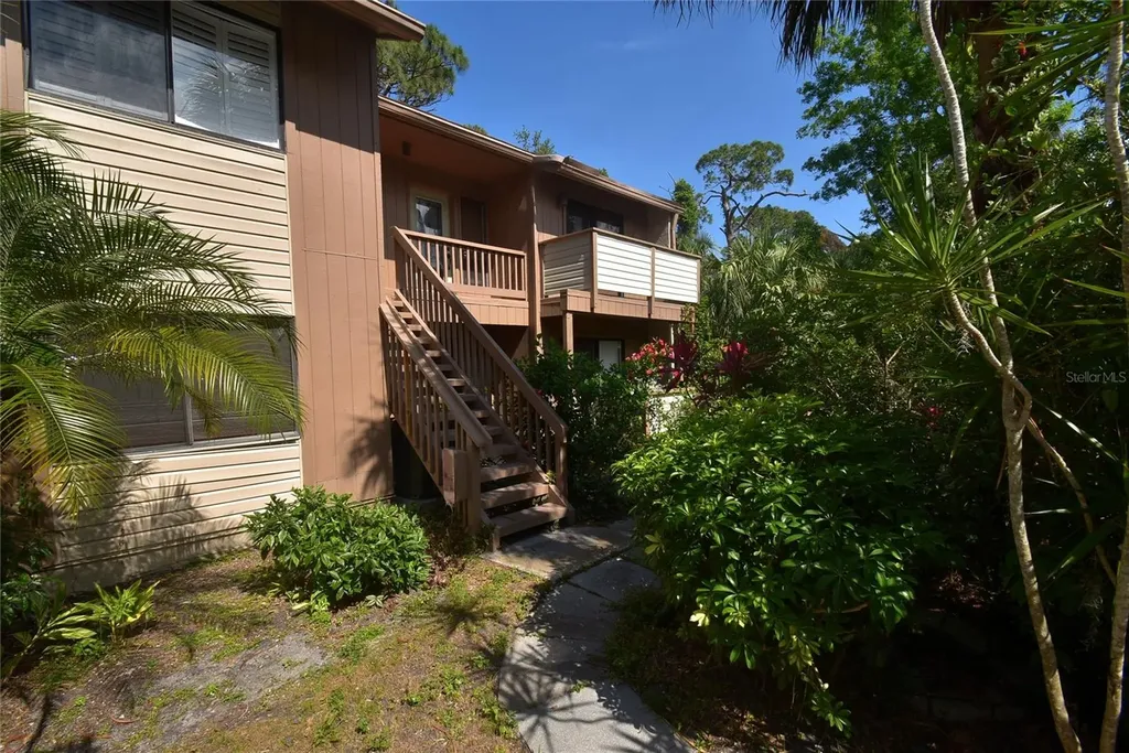 1627 Brookhouse Drive Sarasota FL 34231
