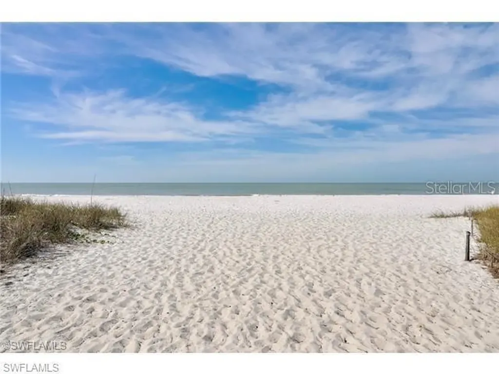 1900 Alamanda Drive Naples FL 34102