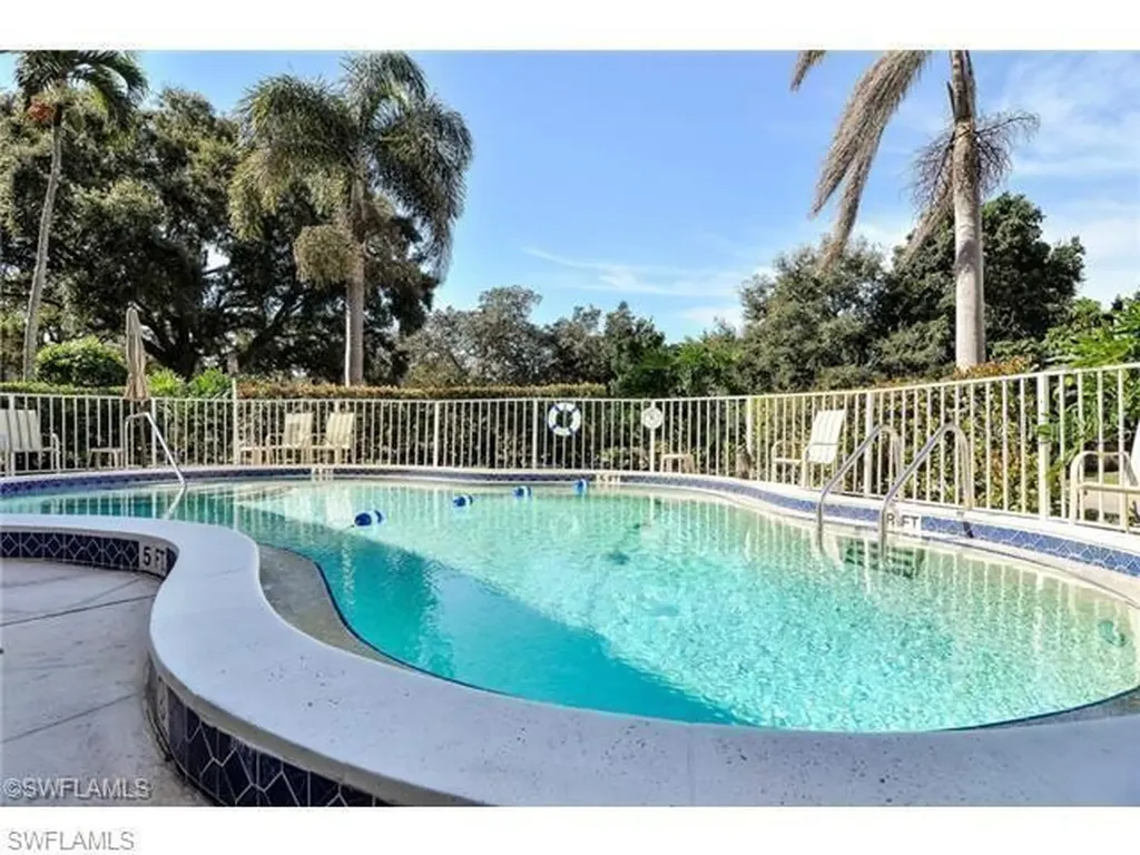 1900 Alamanda Drive Naples FL 34102