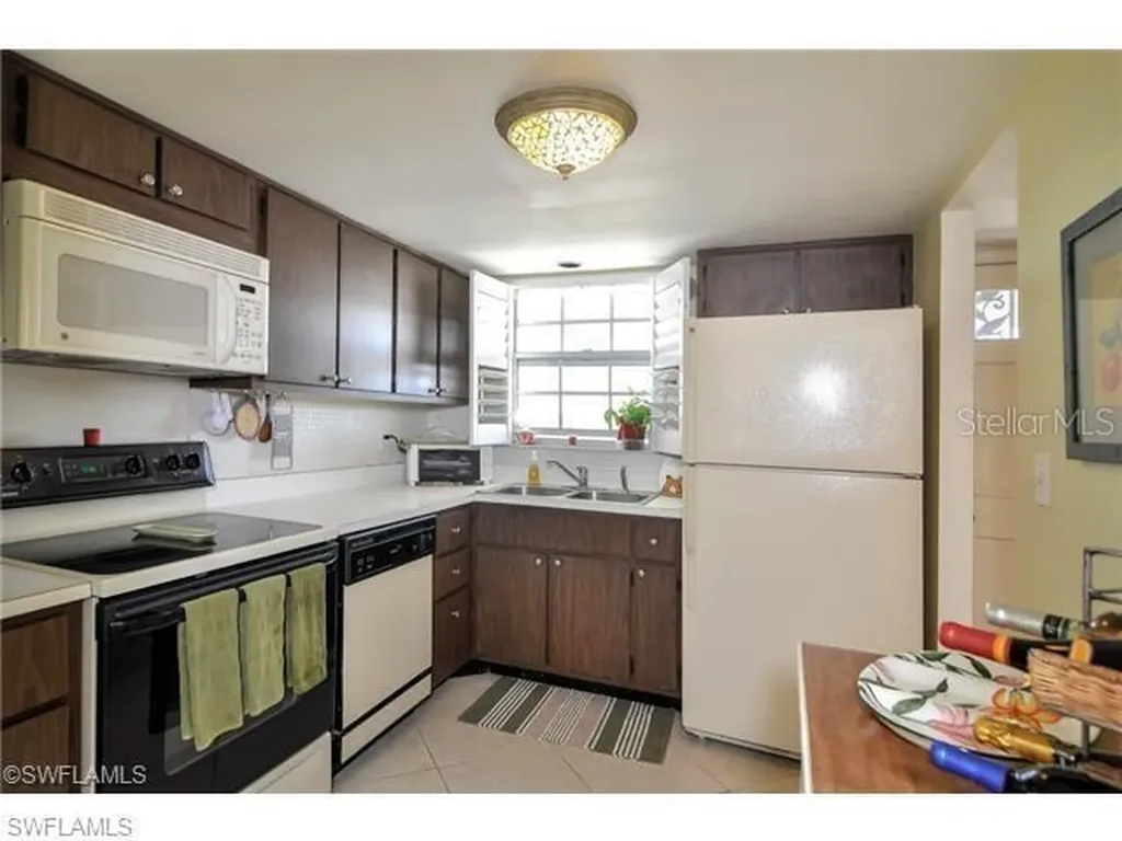 1900 Alamanda Drive Naples FL 34102