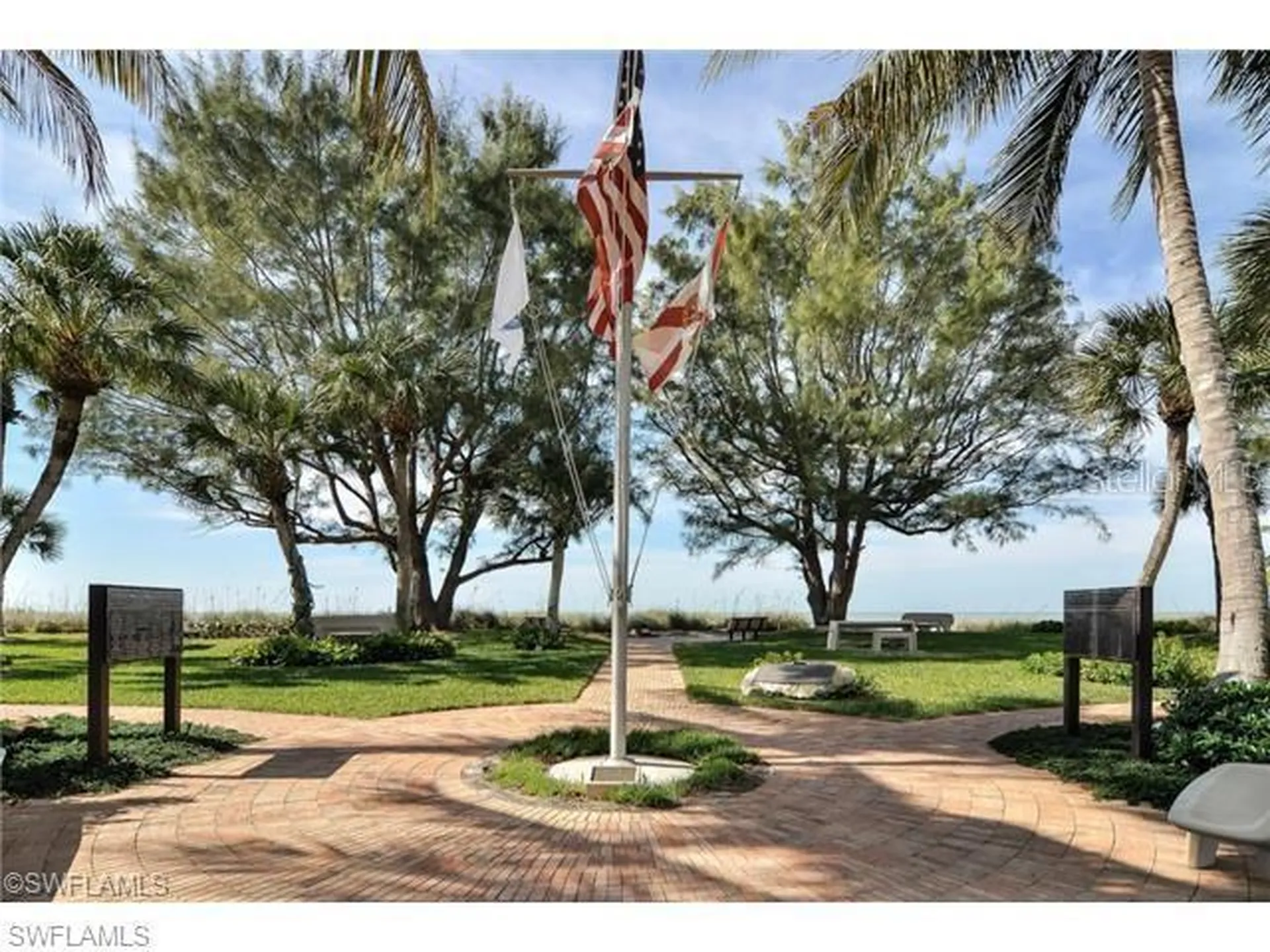 1900 Alamanda Drive Naples FL 34102