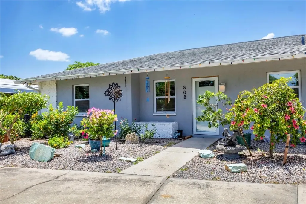 808 67th Avenue Terrace W Bradenton FL 34207