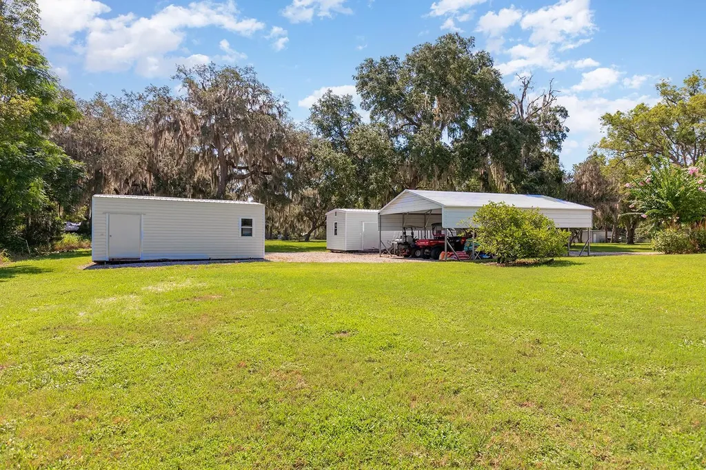 590 Crescent Street Umatilla FL 32784