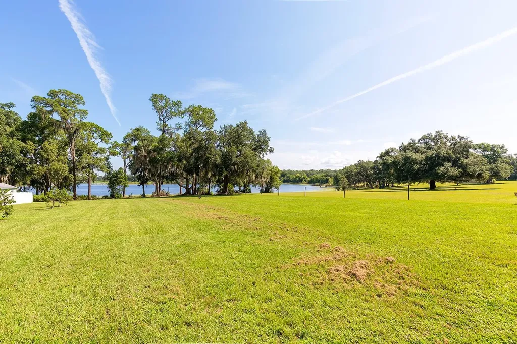 590 Crescent Street Umatilla FL 32784