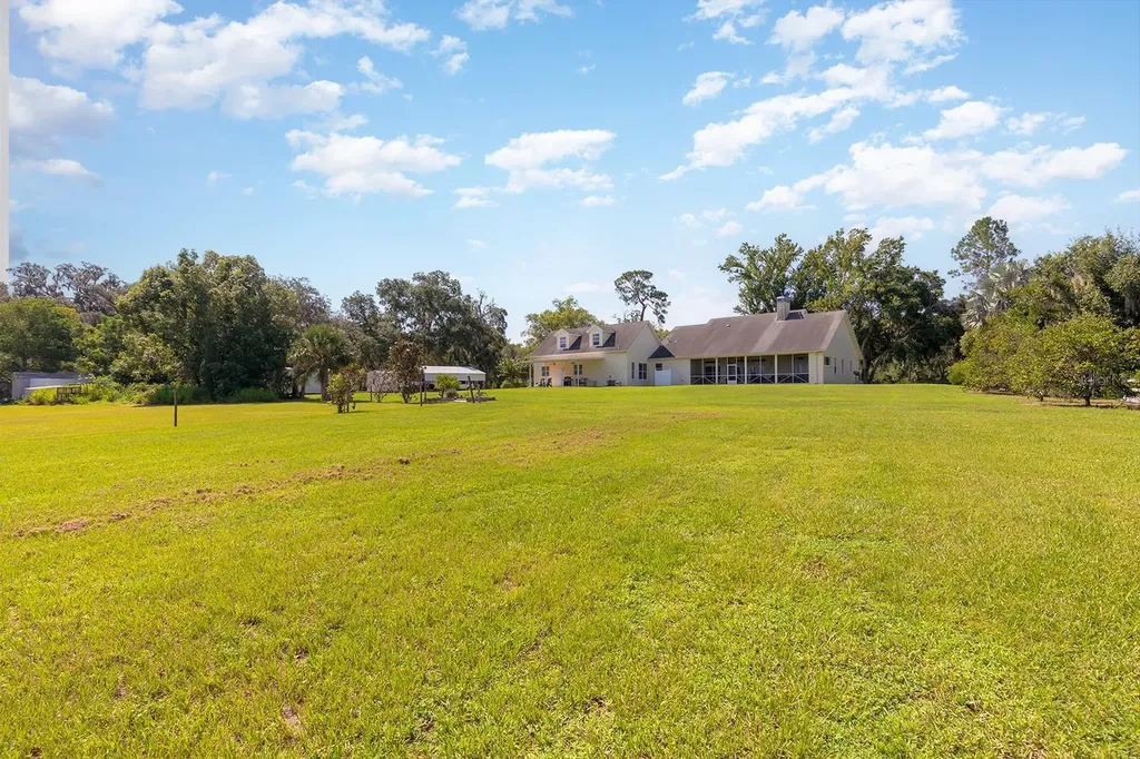 590 Crescent Street Umatilla FL 32784