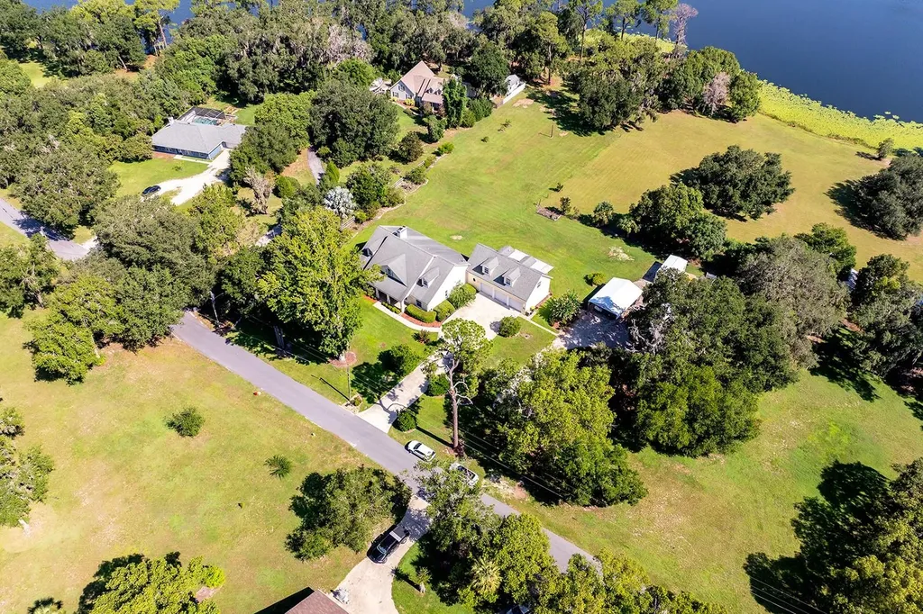 590 Crescent Street Umatilla FL 32784