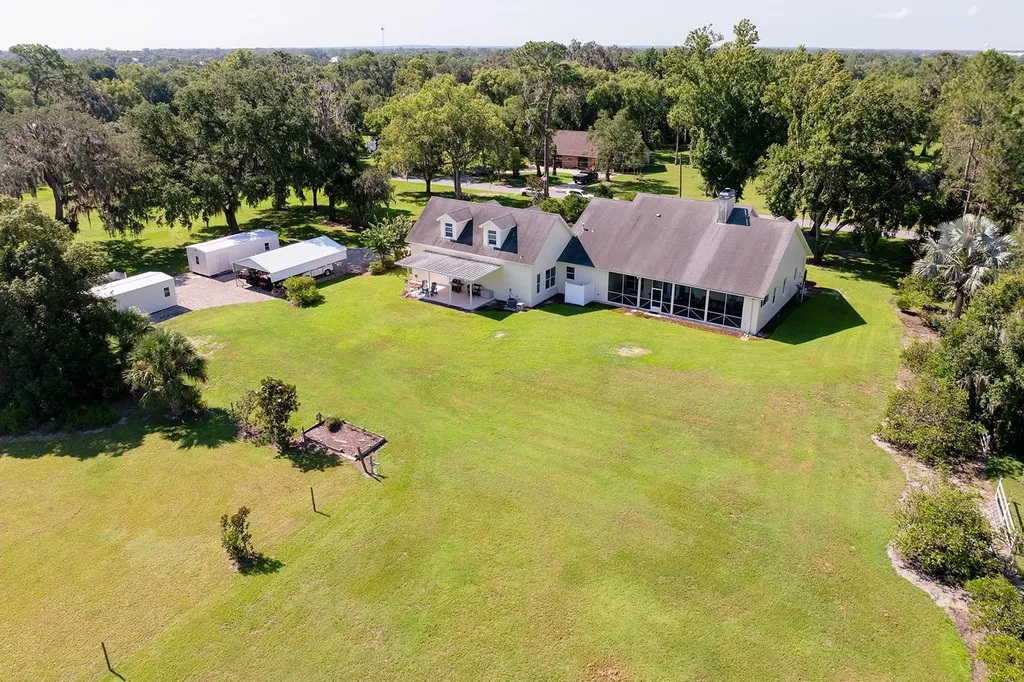590 Crescent Street Umatilla FL 32784