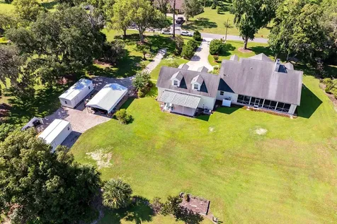 590 Crescent Street Umatilla FL 32784