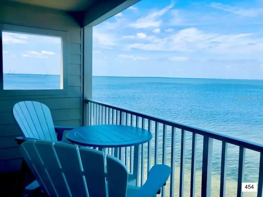 2506 N Rocky Point Drive Tampa FL 33607