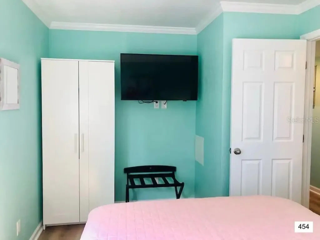 2506 N Rocky Point Drive Tampa FL 33607