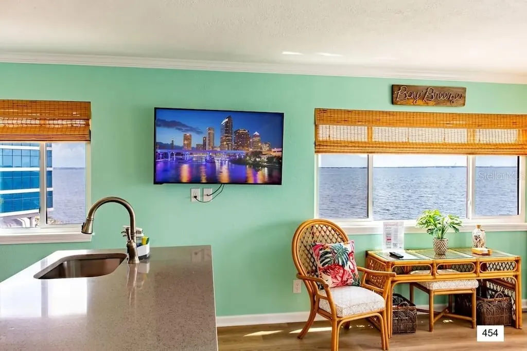 2506 N Rocky Point Drive Tampa FL 33607