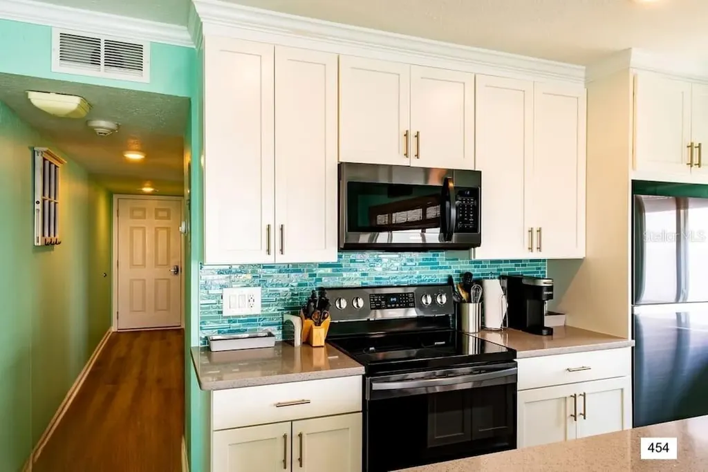 2506 N Rocky Point Drive Tampa FL 33607