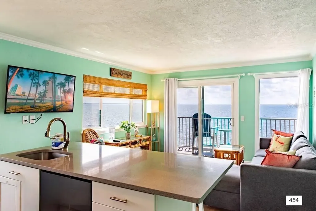 2506 N Rocky Point Drive Tampa FL 33607