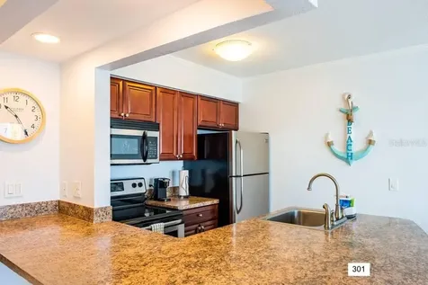 2506 N Rocky Point Drive Tampa FL 33607