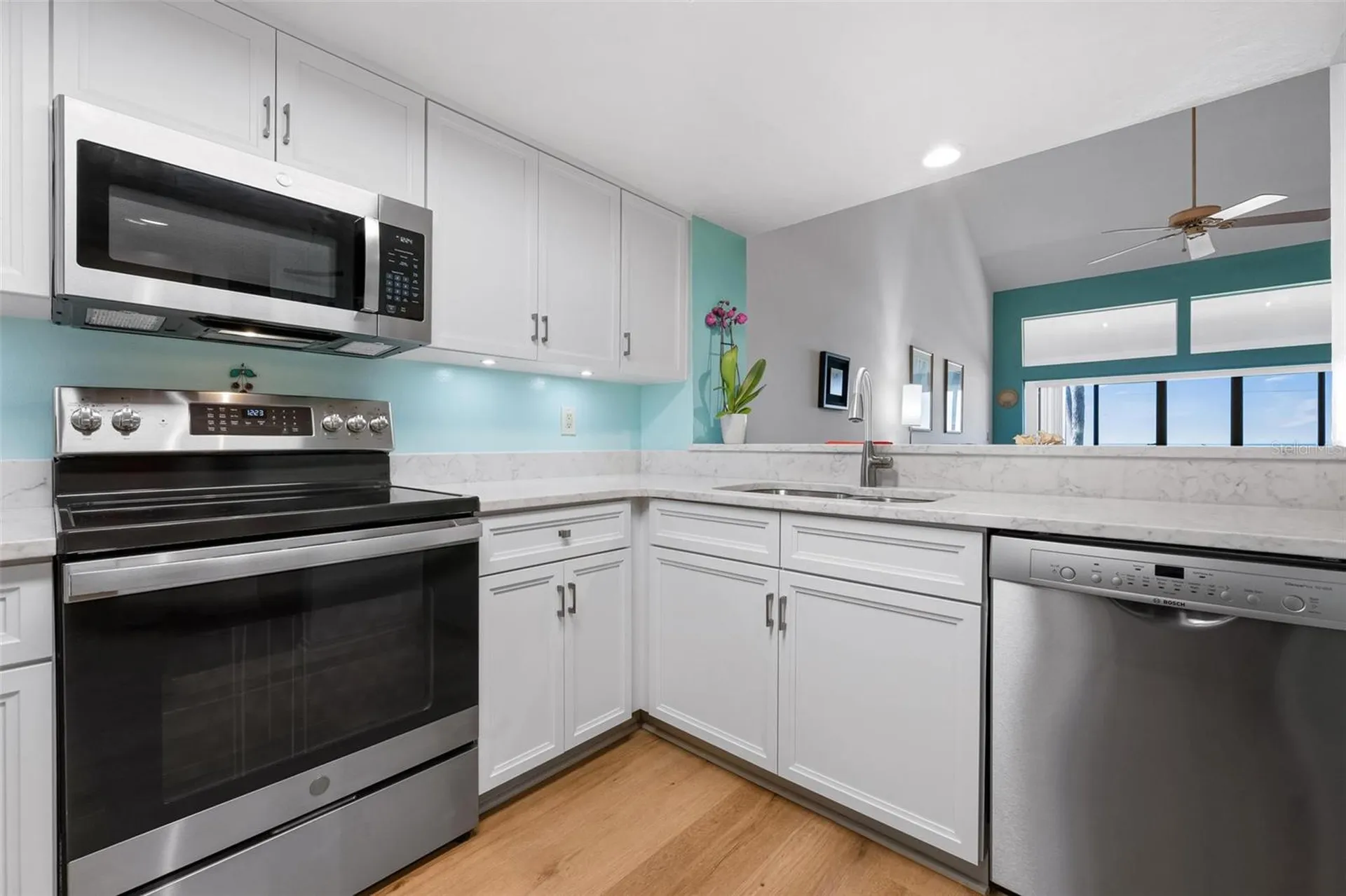 1007 Gulf Drive N Bradenton Beach FL 34217