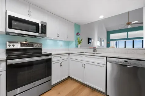 1007 Gulf Drive N Bradenton Beach FL 34217