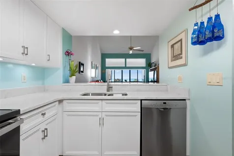 1007 Gulf Drive N Bradenton Beach FL 34217
