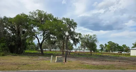 Blue Heron Circle Tavares FL 32778