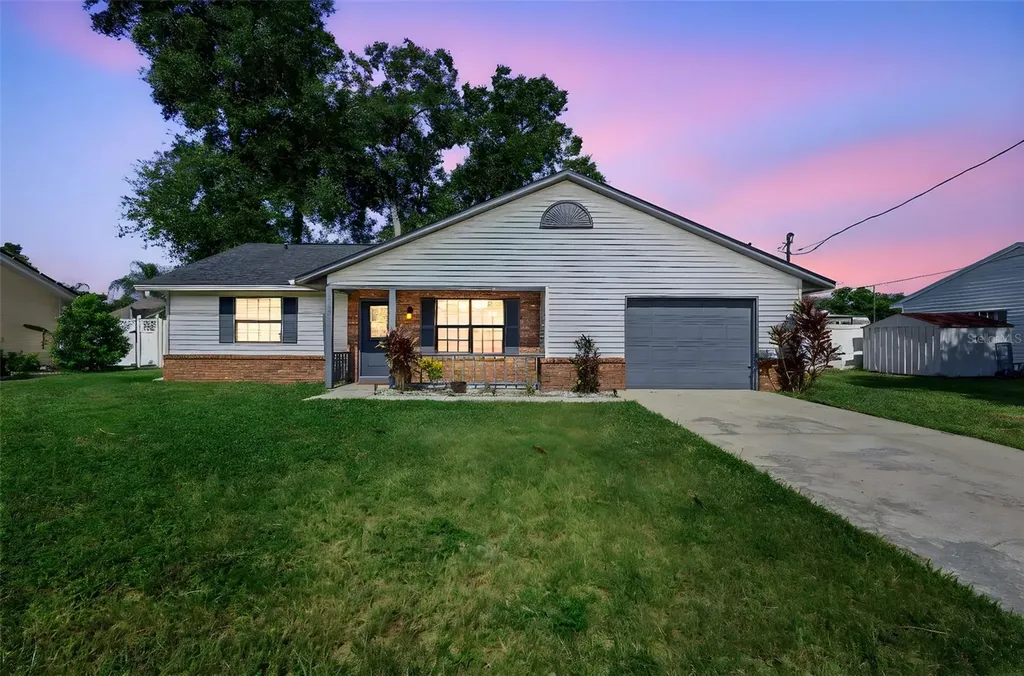 1150 Orangewood Avenue Deland FL 32724