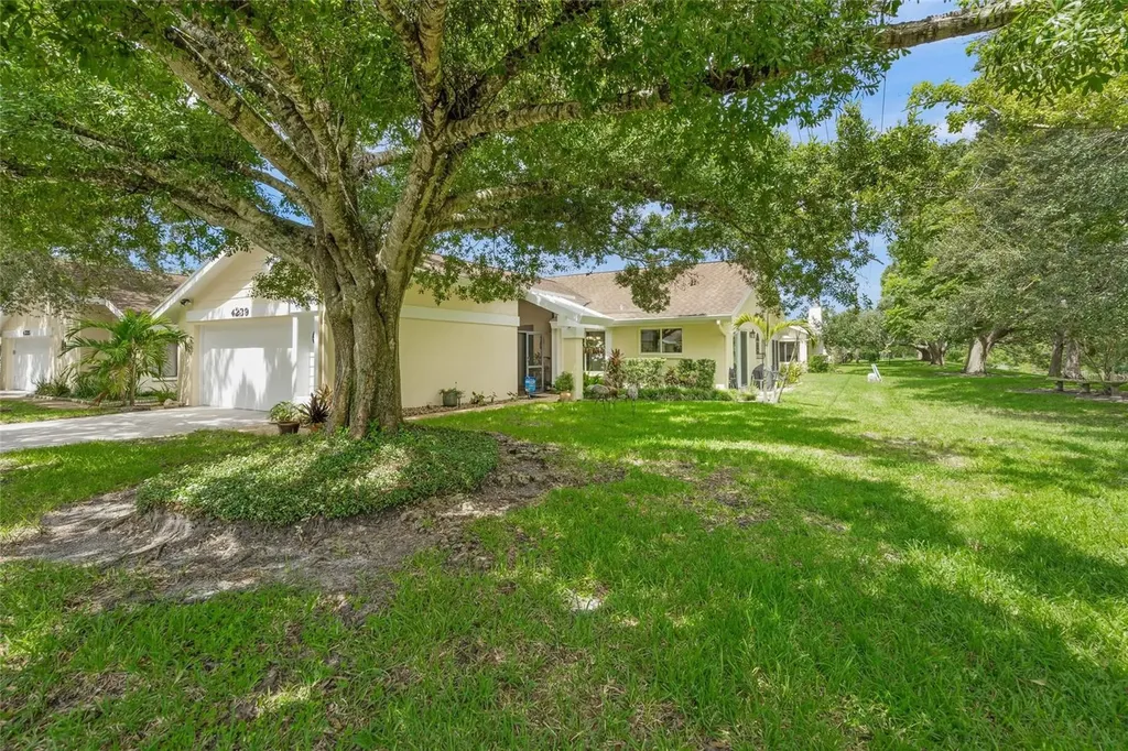 4239 Carriage Drive Sarasota FL 34241