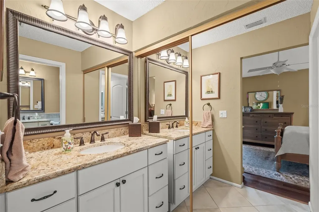 4239 Carriage Drive Sarasota FL 34241
