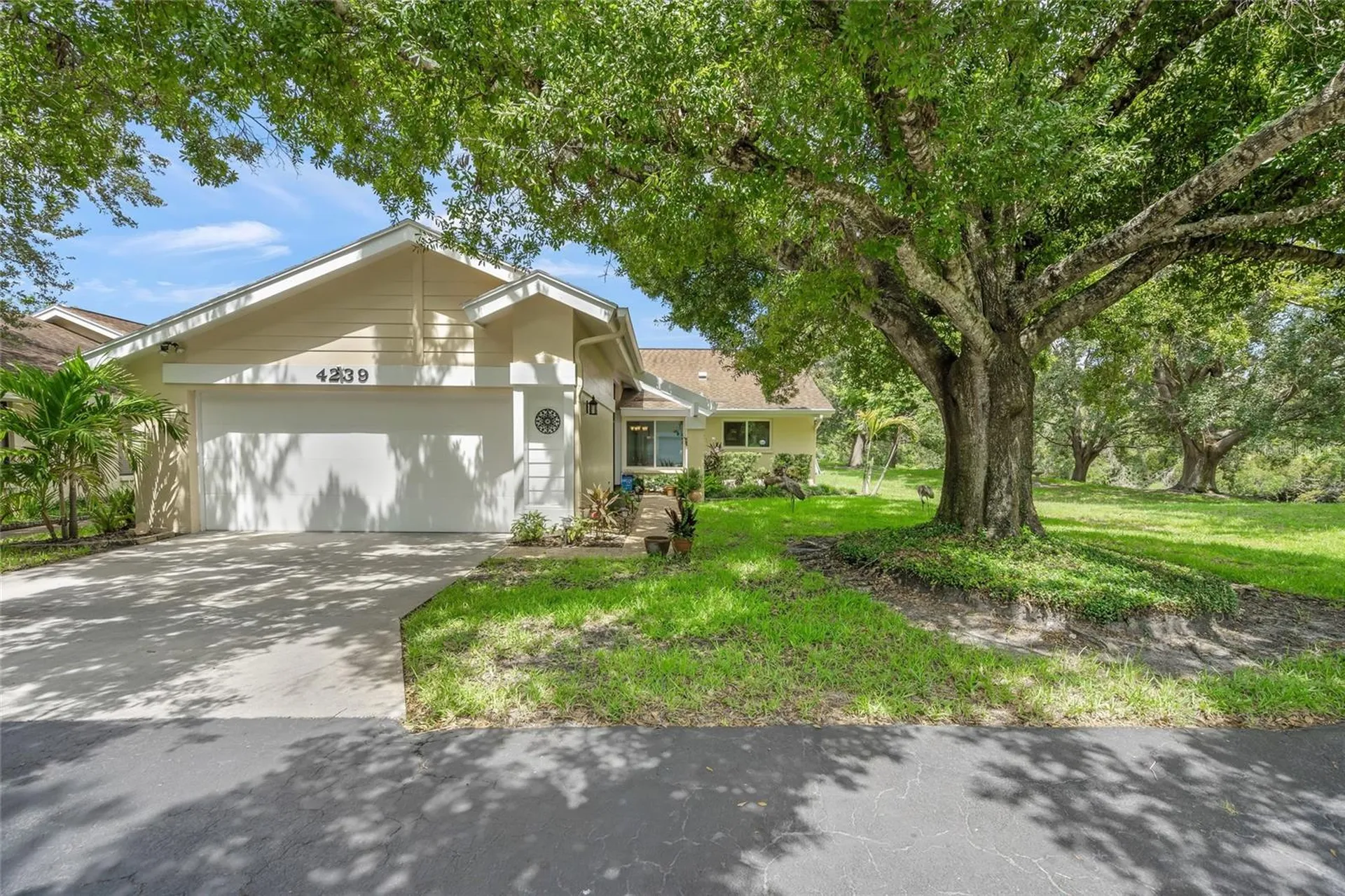 Sarasota FL, 4239 Carriage Drive, Unit 36