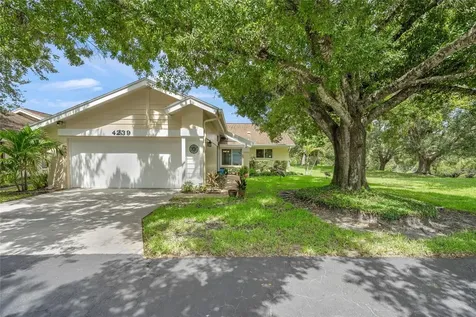 4239 Carriage Drive Sarasota FL 34241