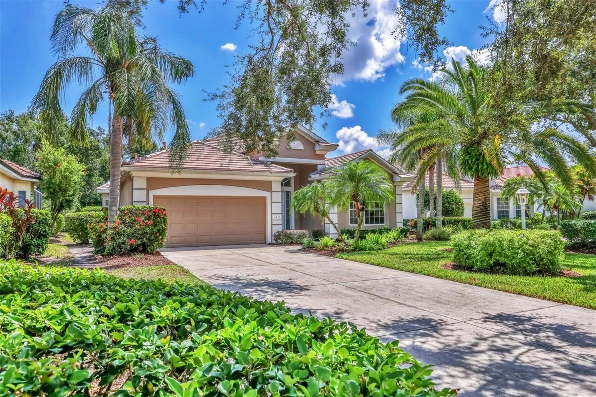 University Park FL, 6935 Lennox Place
