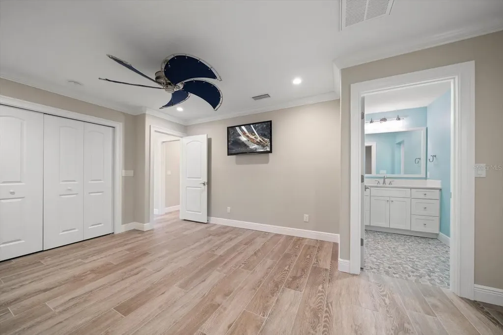 422 55th Avenue St Pete Beach FL 33706