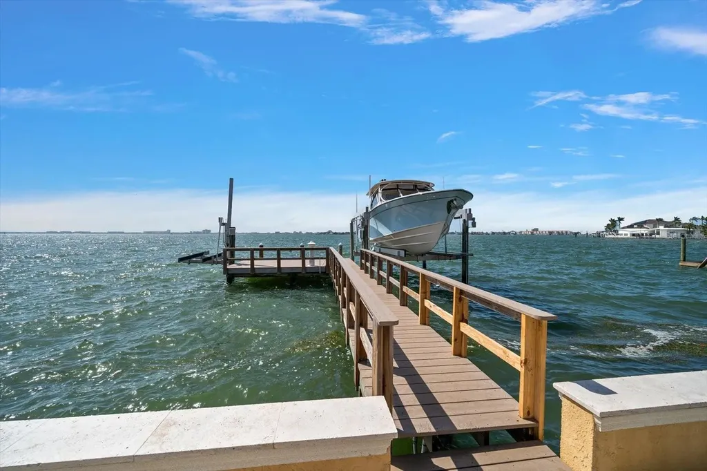 422 55th Avenue St Pete Beach FL 33706